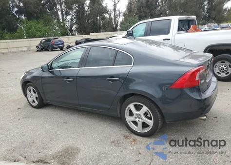 2013 Volvo S60 T5 z USA, uszkodzony, nr VIN YV1612FS1D1216915